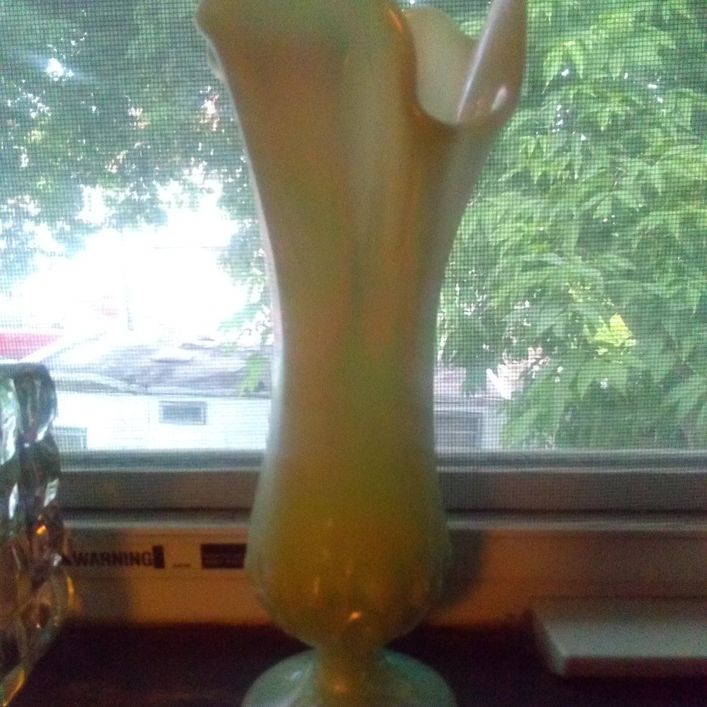 FENTON LILIES OF THE VALLEY OPALESENT VASE/NEW PICS